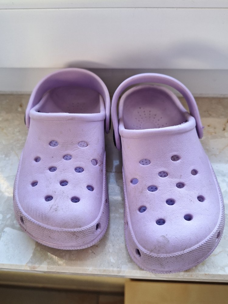 fliederfarbene lila Gartenschuhe (wie Crocs) Gr. 24/25