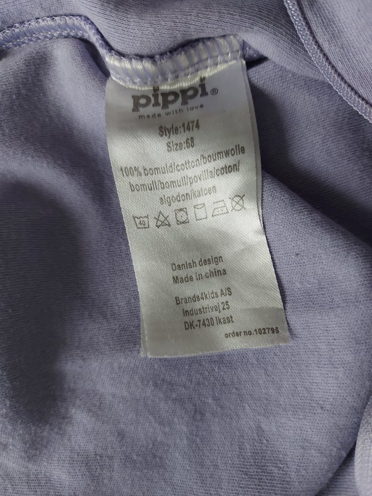 lilafarbener Babyschlafanzug mit Reißverschluss, Gr. 68
