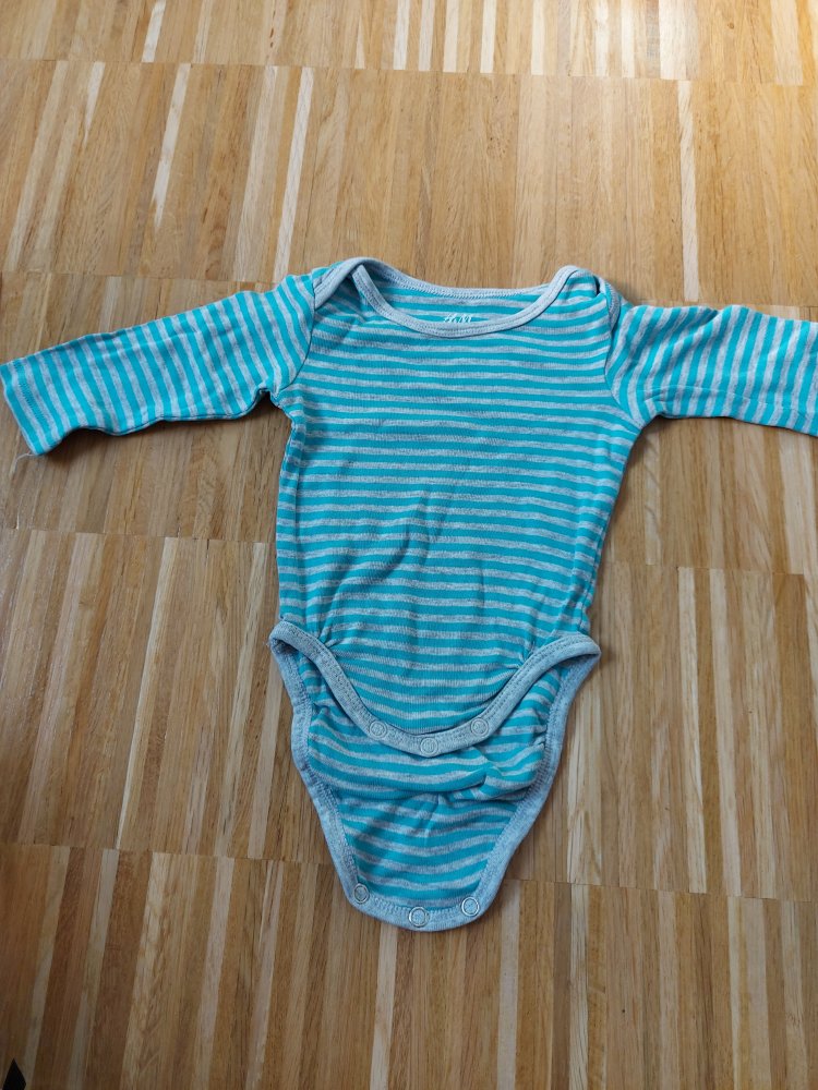 graublau gestreifter Langarmbody von H&M Gr. 56