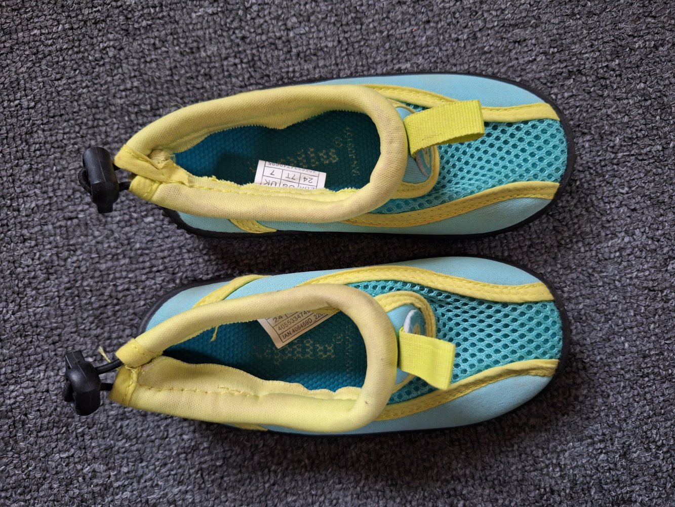 Aquaschuhe Gr. 24 Wasserschuhe