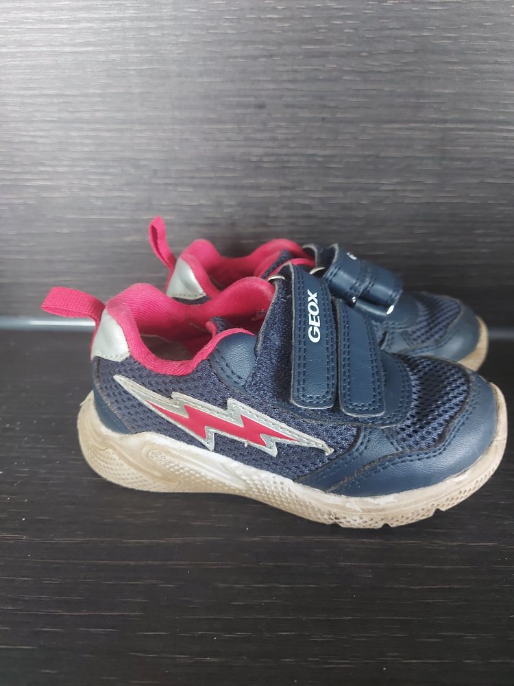 Kleinkind-Turnschuhe mit Klettverschluss von Geox, Gr. 22