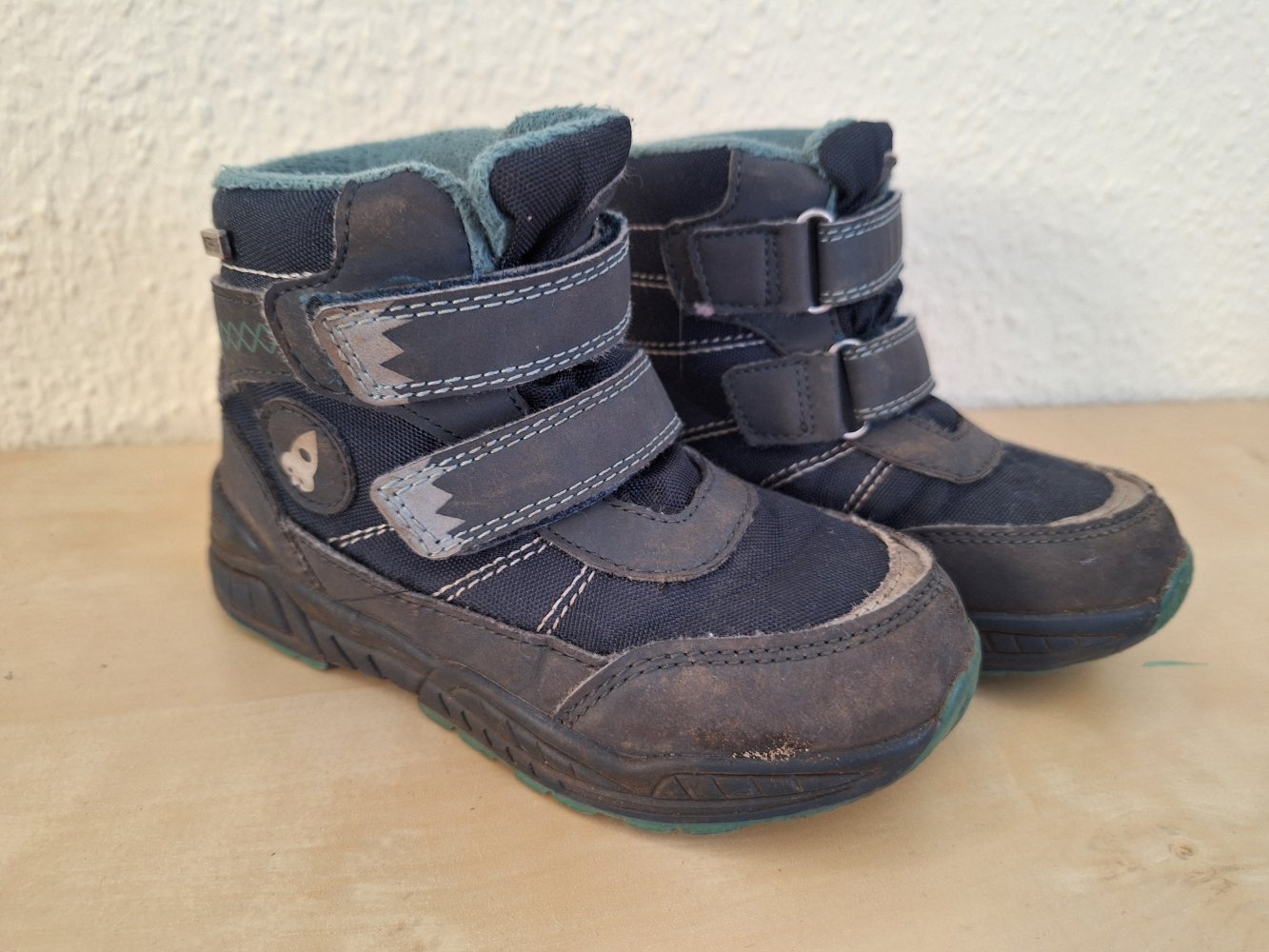 Gefütterte Winterstiefel, Gr. 25 waterproof