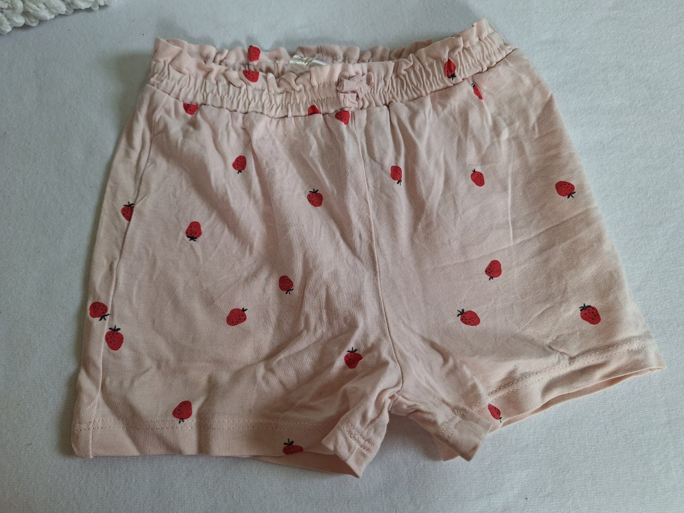 Kurze Hose mit Erdbeeren, Gr. 80 Sommershorts