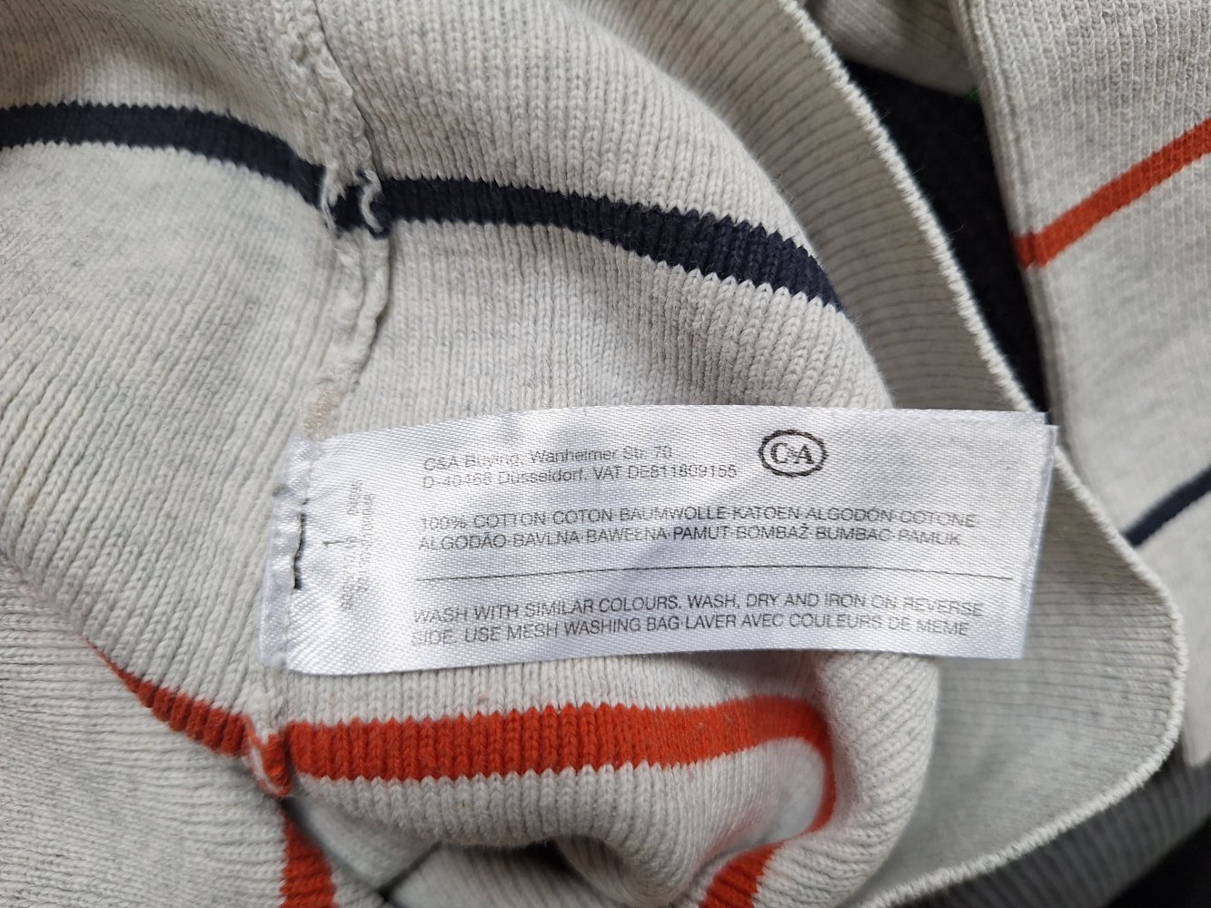 Beiger bunt gestreifter Jungs Strickpulli Gr. 104
