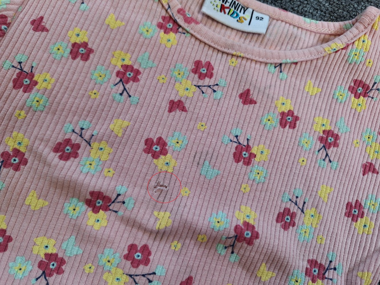 Geripptes Blumentshirt Gr. 92