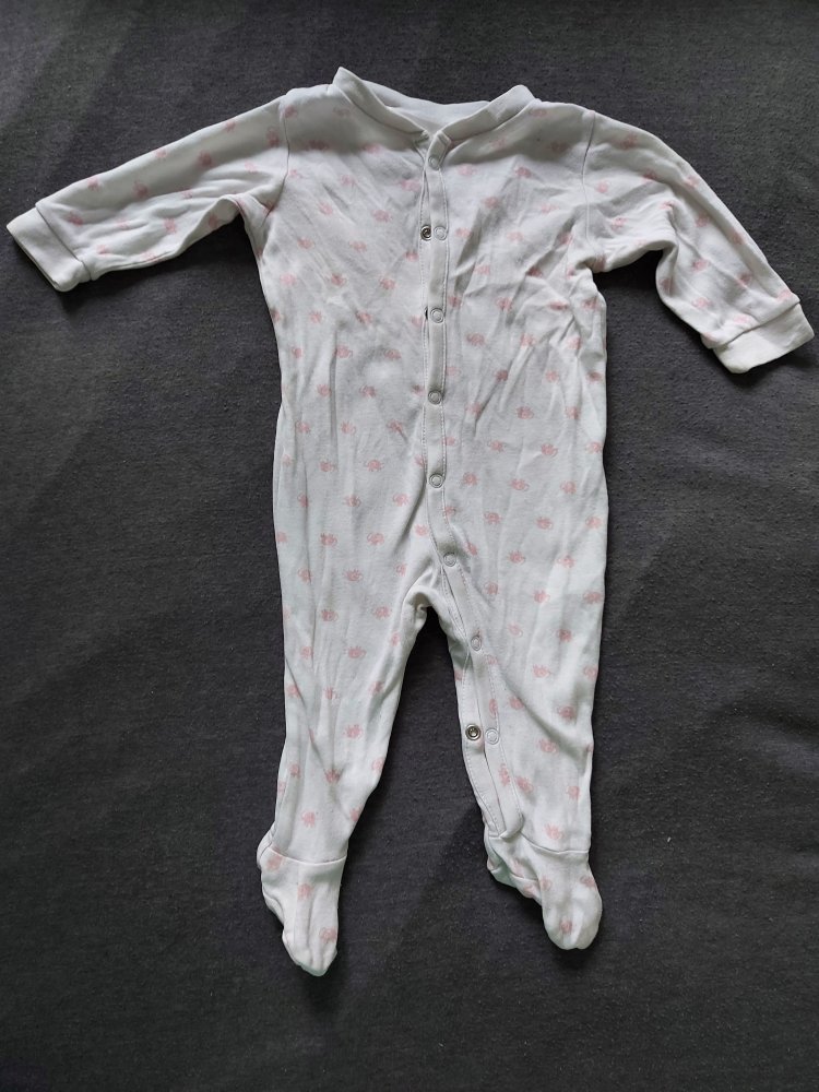 weißer Baby-Schlafanzug mit rosa Elefanten Gr. 62