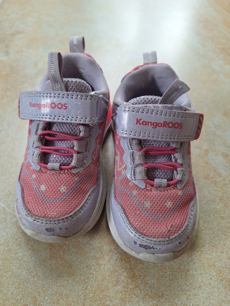 Pink-lila kangaroos Leucht-Sneaker Gr. 23