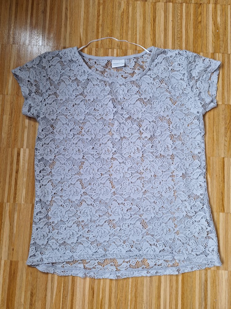 graues T-Shirt mit transparentem Spitzen-Blumenmuster Gr. M