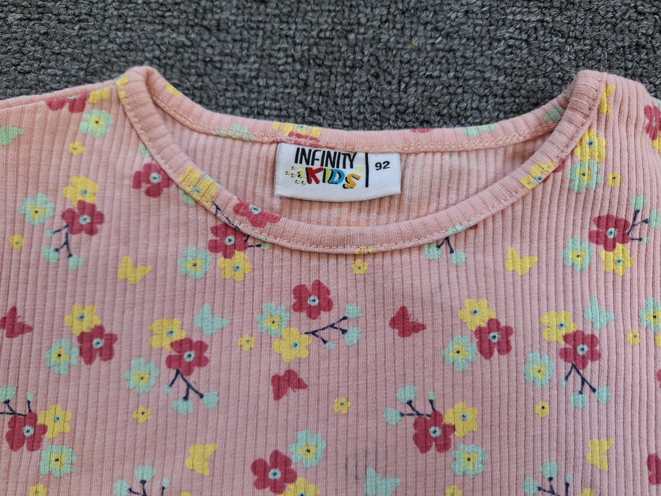 Geripptes Blumentshirt Gr. 92