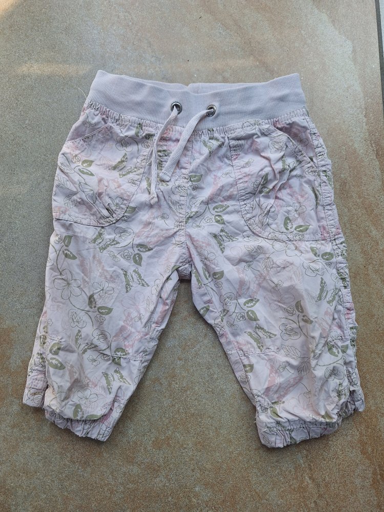 Bequeme rosa Sommer-Hose mit Muster, Gr. 86