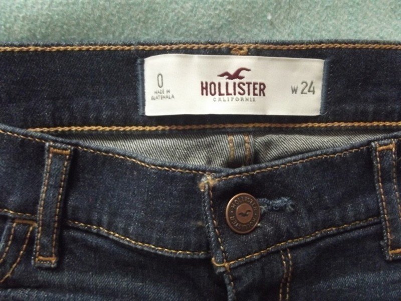 Neu! Hollister Denim Hotpants mit gesticktem Blumenmuster Größe 0 Weite 24