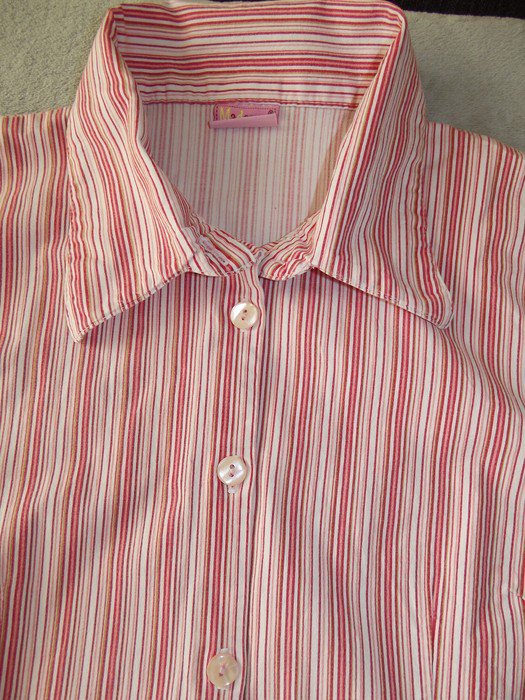 Schöne kurzämelige Bluse