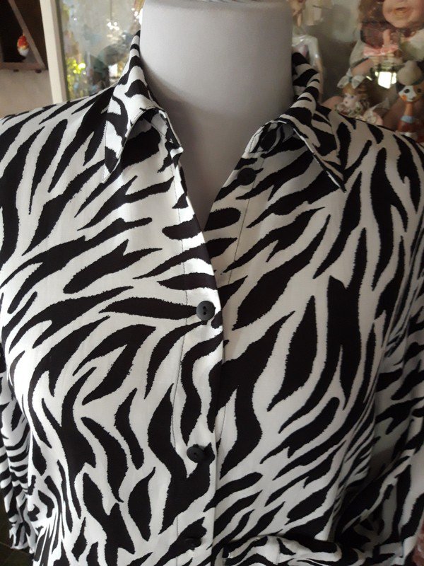 Sehr schöne schwarz/ weiße Bluse 