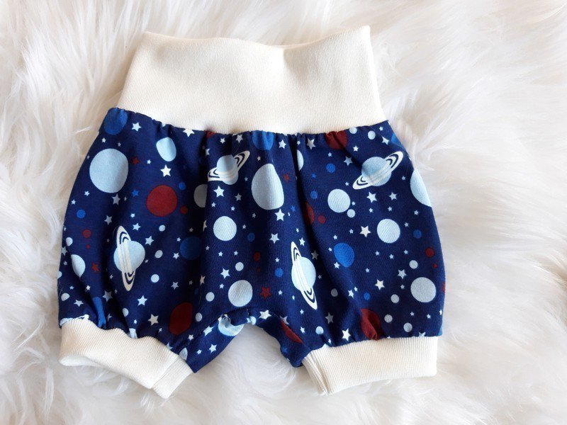 Schönes Baby Set kurze Pumphose,Mütze und Tuch