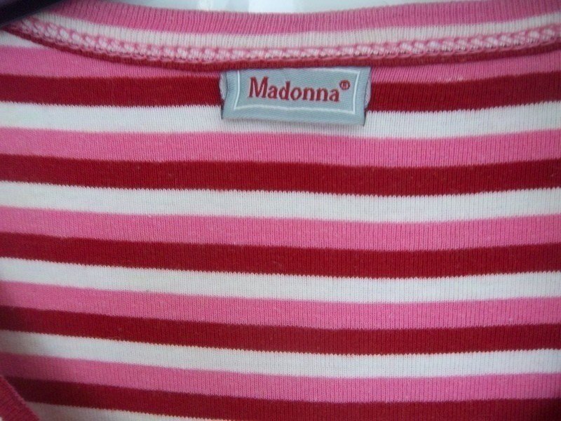 Schönes gestreiftes Shirt mit ¾ Armen