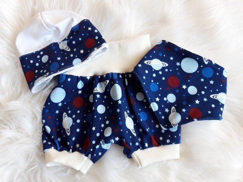 Schönes Baby Set kurze Pumphose,Mütze und Tuch