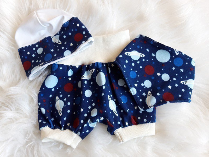 Schönes Baby Set kurze Pumphose,Mütze und Tuch