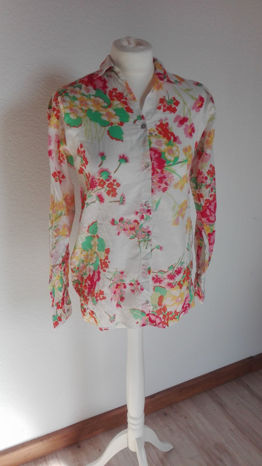 Florale langärmlige Bluse in Größe XS 34 / S 36