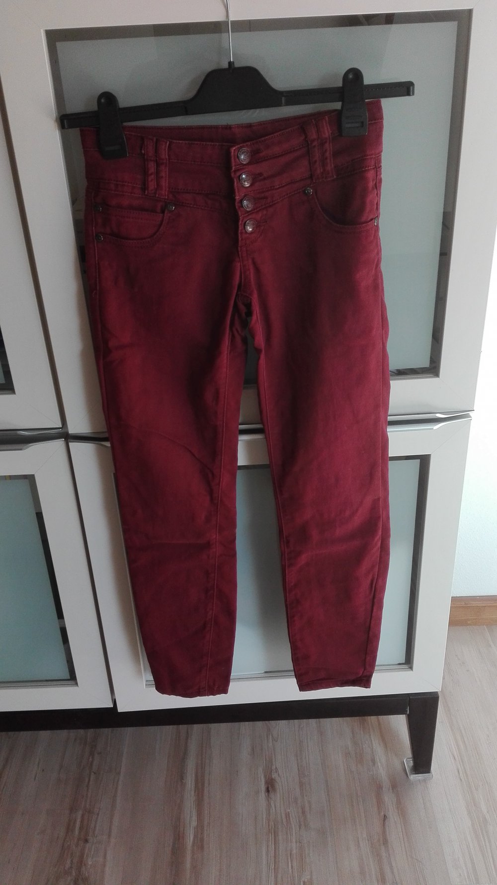 Bordeux weinrote Hose in Größe XS von Stich & Soul