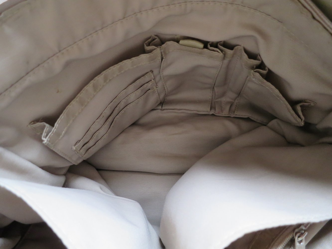 Beige, größere Handtasche