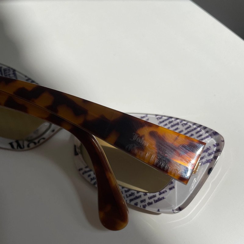 John Galliano Newspaper Gazette Sonnenbrille 90s Y2K Vintage