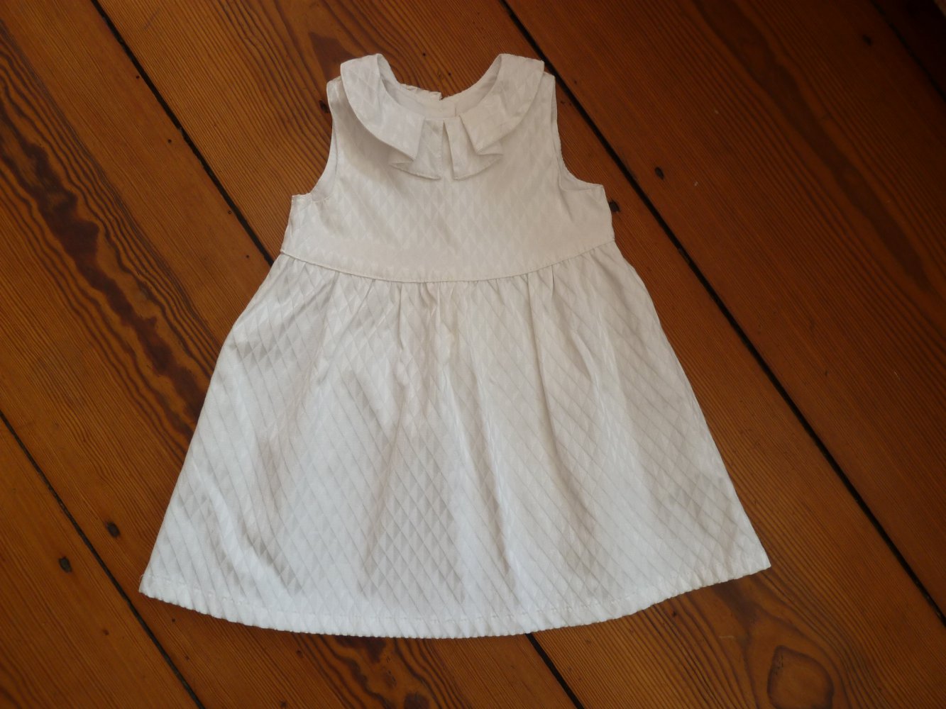 H&M Festliches Kleid Hochzeit Taufe Gr. 80 Weiss Seidenglanz Ärmellos