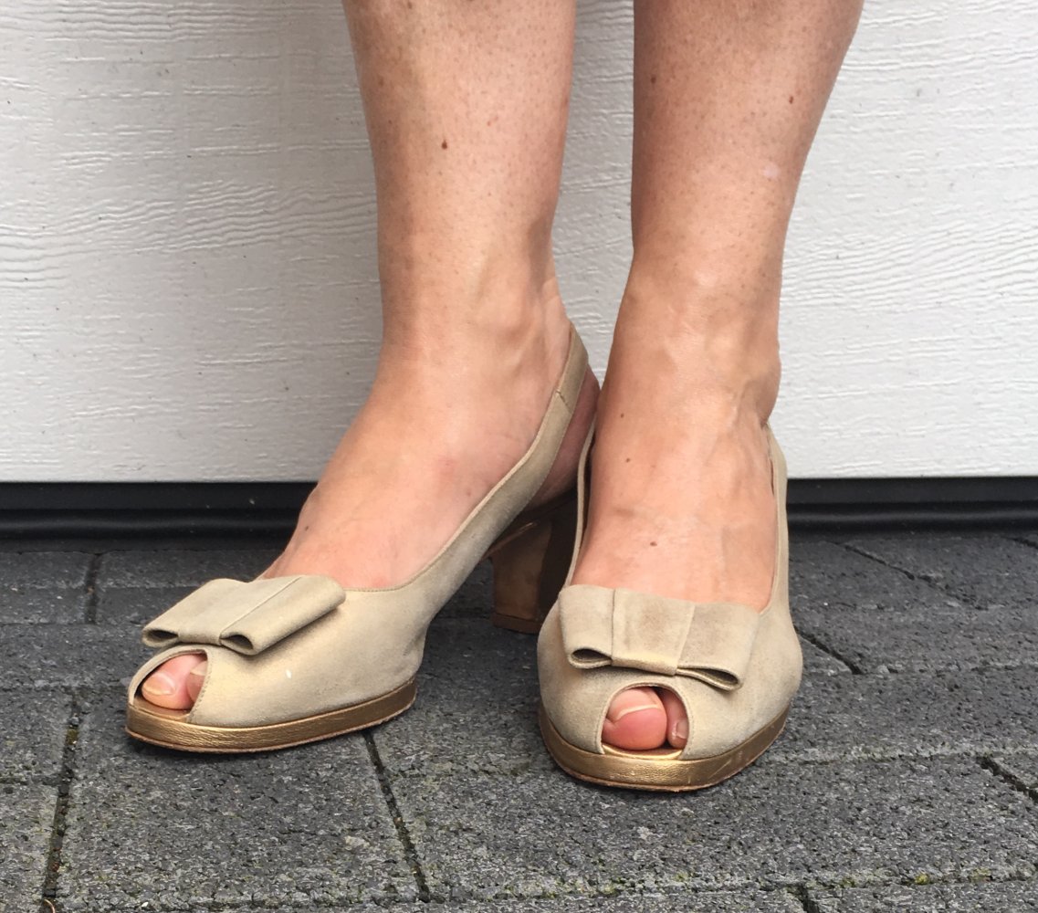 Vicari, ital. Leder Peeptoe, goldmetallic, Gr.38,5