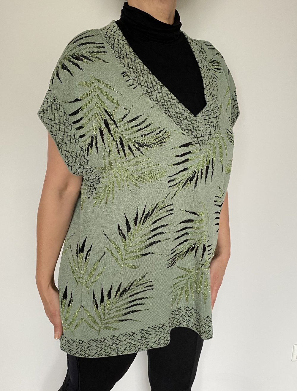 Zara, Pullunder, Strick, V-Ausschnitt, grün/schwarz, Glitzerfaden, Gr. XL
