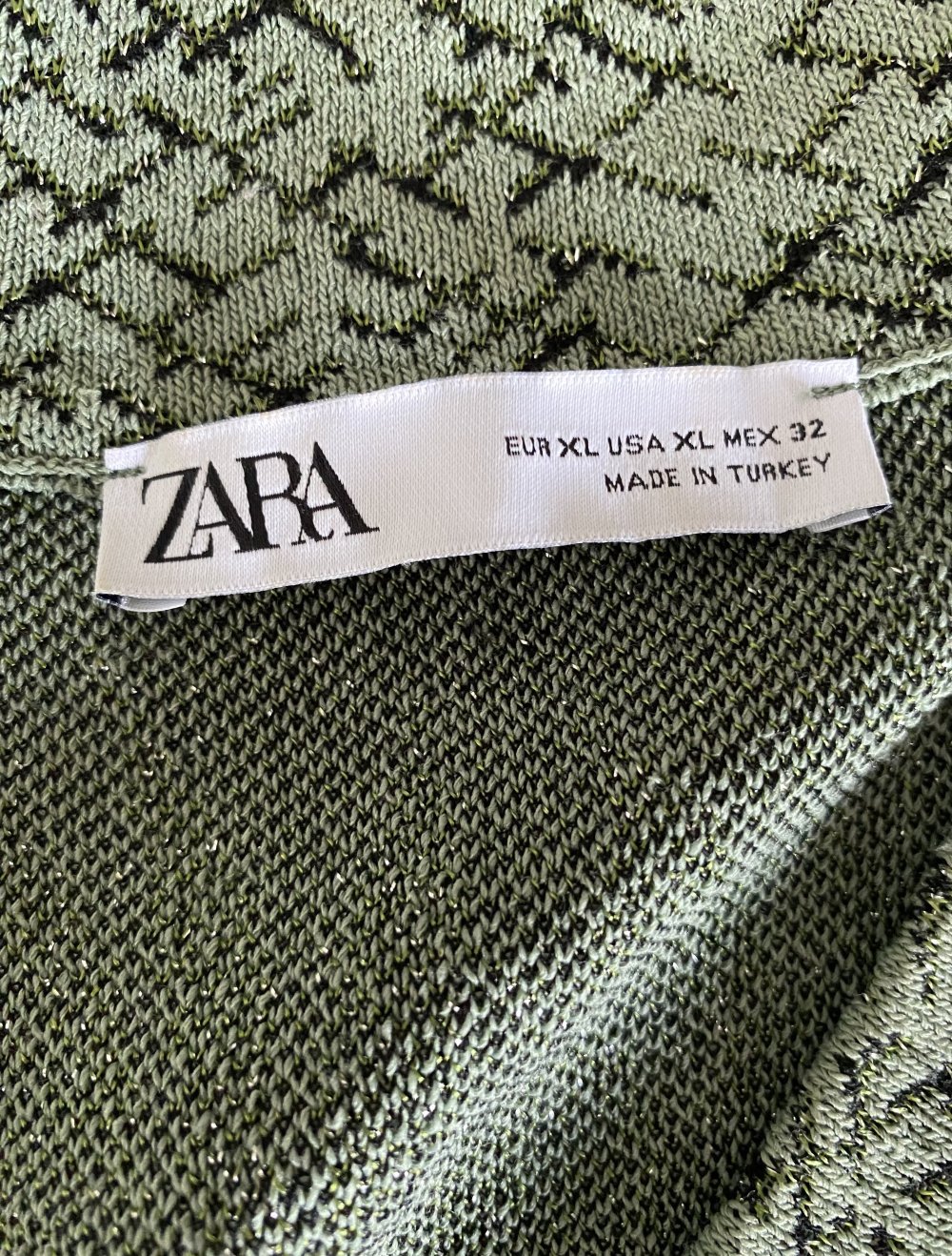 Zara, Pullunder, Strick, V-Ausschnitt, grün/schwarz, Glitzerfaden, Gr. XL