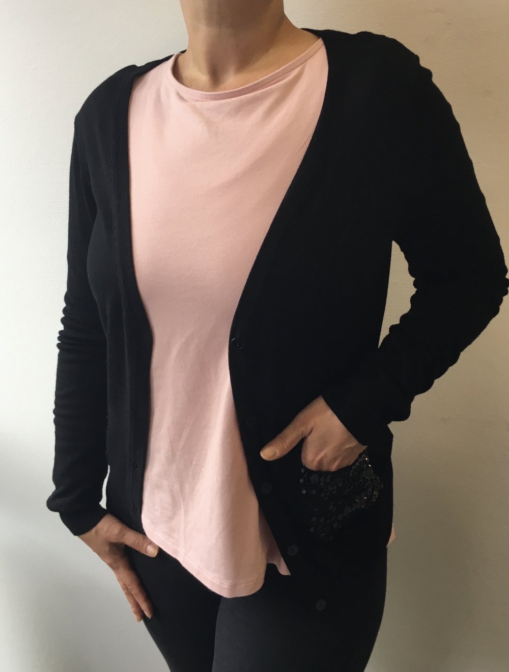 H&M, feine Strickjacke, Paillettendetails, Gr. L