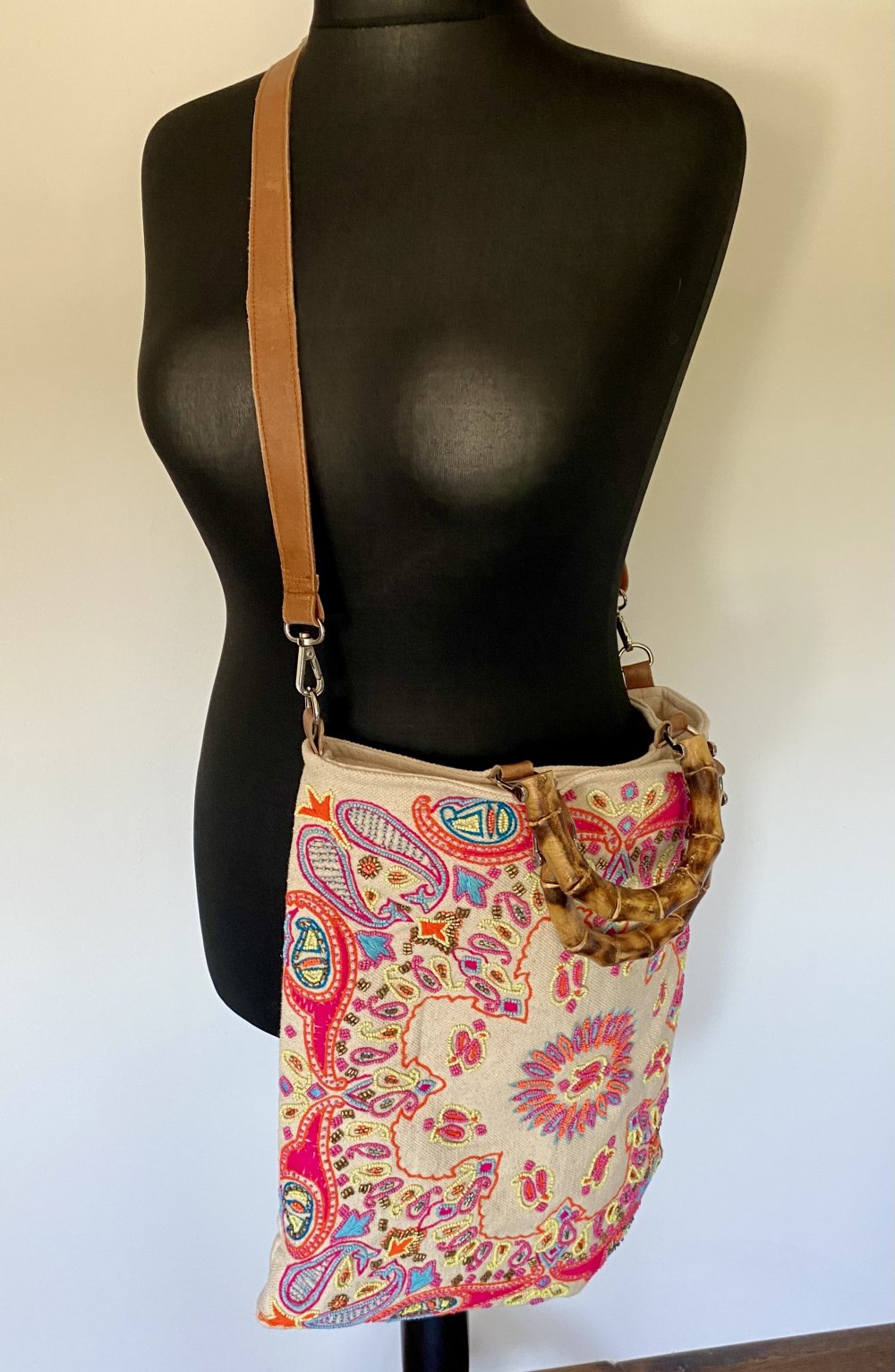 Boho Shopper, Crossbody, Tragegriffe, Perlen bestickt