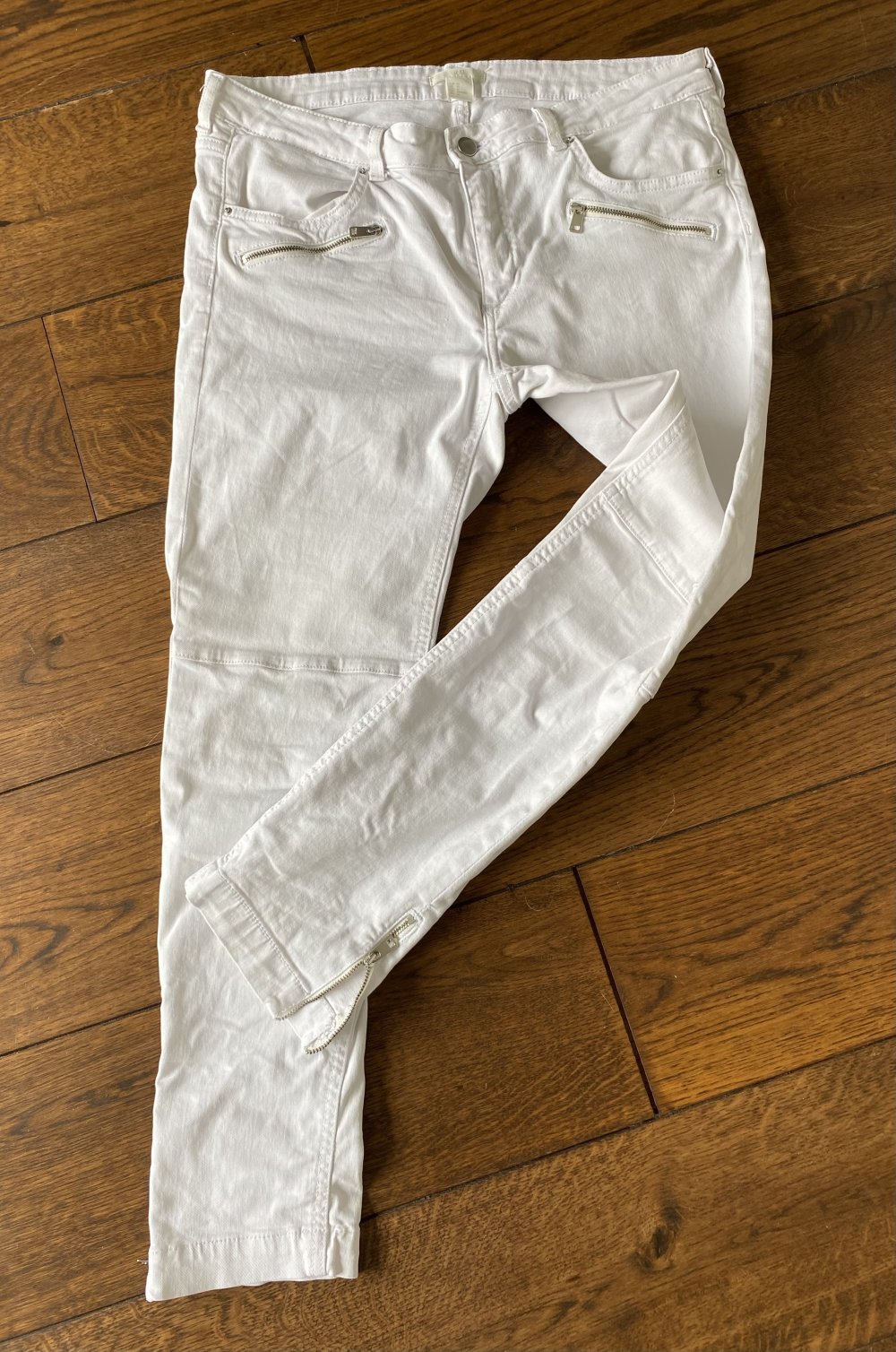 H&M, Jeans, weiß, Stretch, Bikerstyle, Reißverschlüsse, Gr. 44